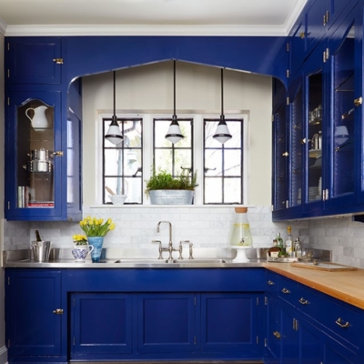 Cobalt Blue: Πώς να ενσωματώσεις το νέο χρώμα του φθινοπώρου στο σπίτι σου