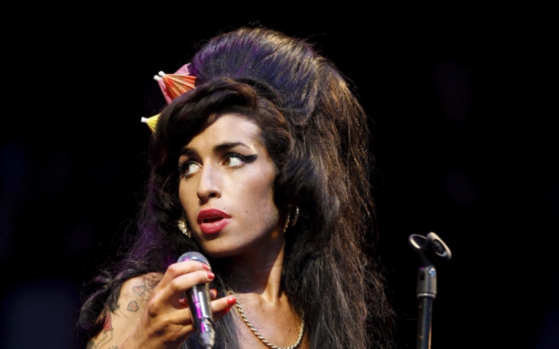 Έρχεται το «Saving Amy»: Η νέα τηλεοπτική σειρά για τη ζωή της Amy Winehouse