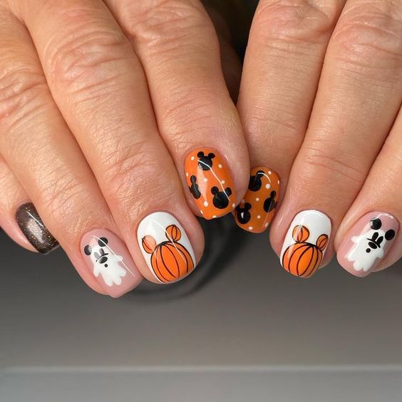 Γίνε ένα Halloween girl υιοθετώντας τα πιο spooky nail trends του '22