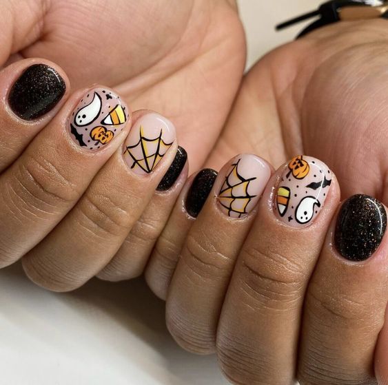 Γίνε ένα Halloween girl υιοθετώντας τα πιο spooky nail trends του '22