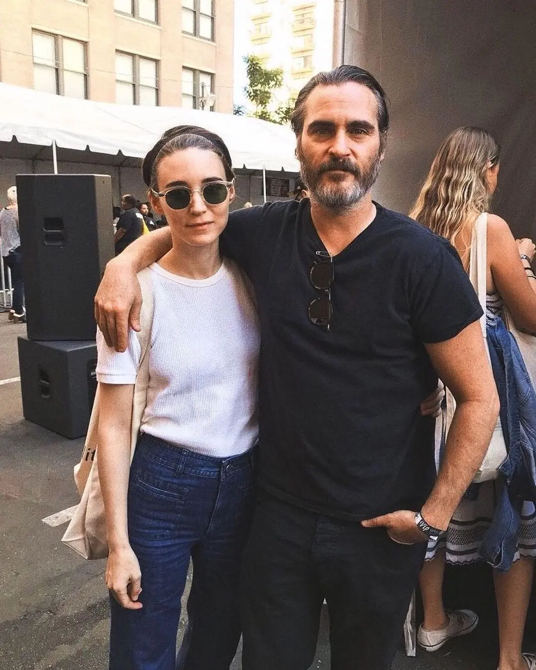 Η Rooney Mara και ο Joaquin Phoenix περιμένουν το δεύτερο παιδί τους