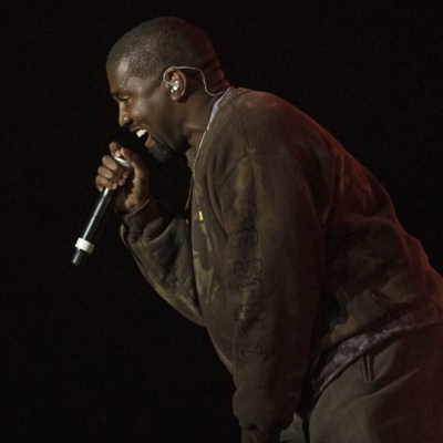 Διάσημοι καλλιτέχνες γυρίζουν την πλάτη στον Kanye West και καταδικάζουν τα αντισημιτικά σχόλια
