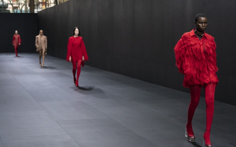 Red is the new black, η νέα έκθεση του οίκου Maison Valentino στη Ντόχα του Κατάρ