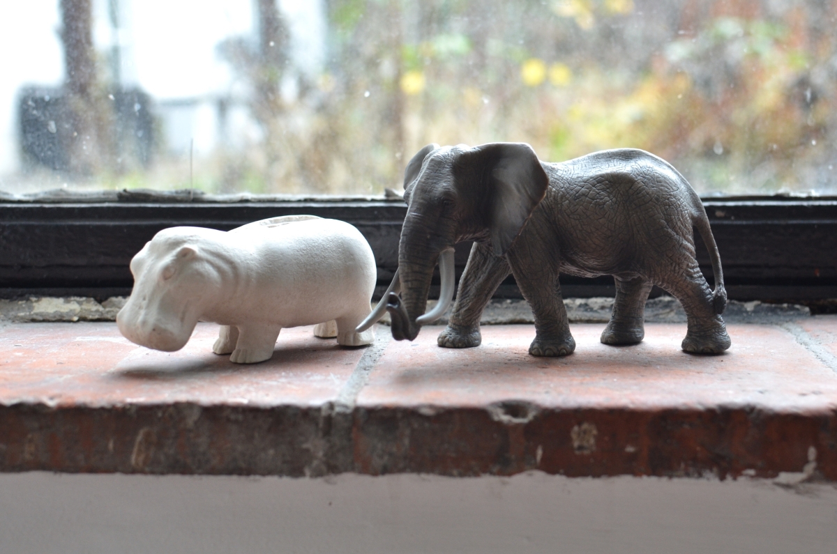 Να τι σημαίνει ένα άγαλμα ελέφαντα στην είσοδο του σπιτιού- Μήπως να το υιοθετήσεις;