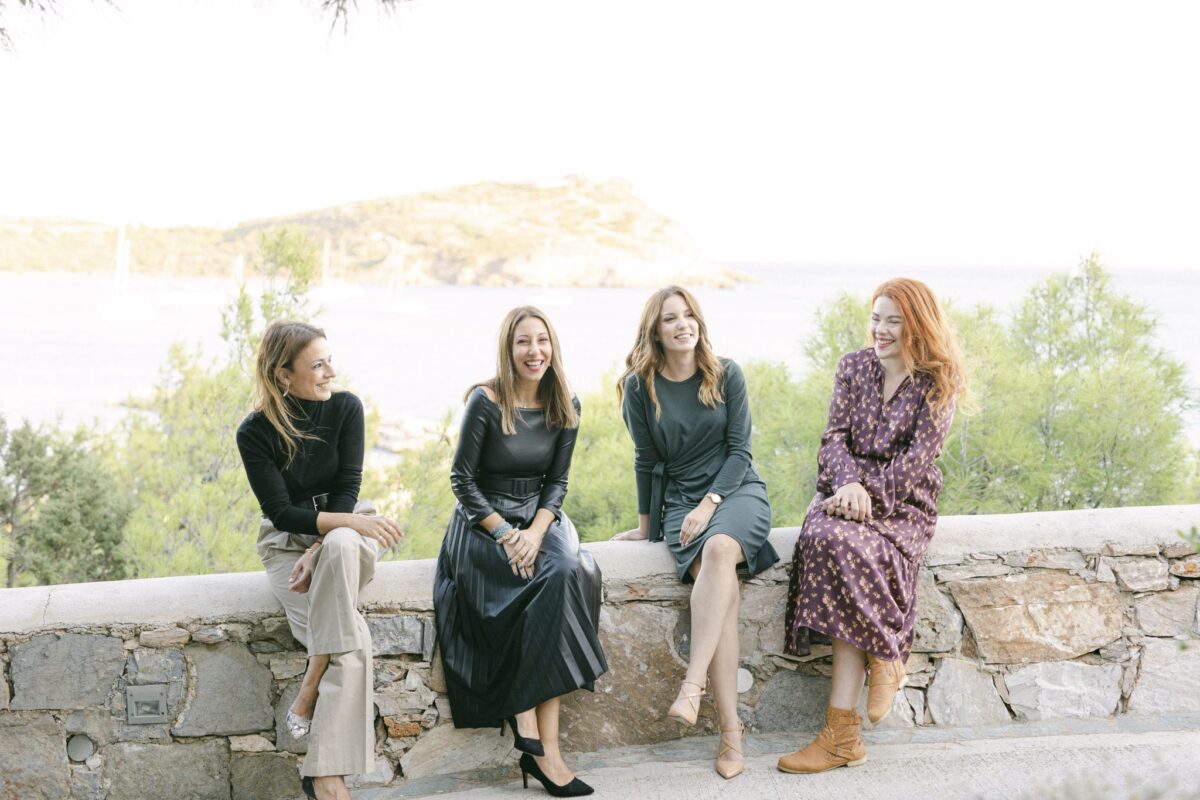 Τheissue.gr : Το θέμα δεν είναι μόνο να είσαι αλλά και να νιώθεις γυναίκα