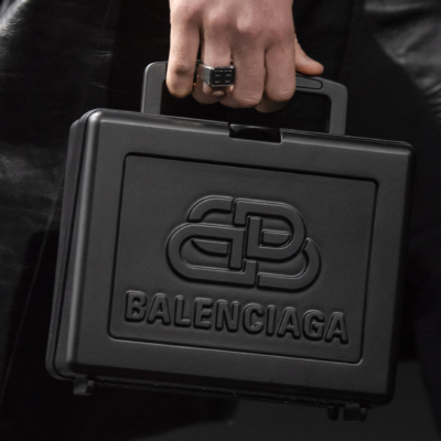 Ο οίκος Balenciaga είναι η πρώτη μεγάλη εταιρεία που αποχώρησε από το Twitter