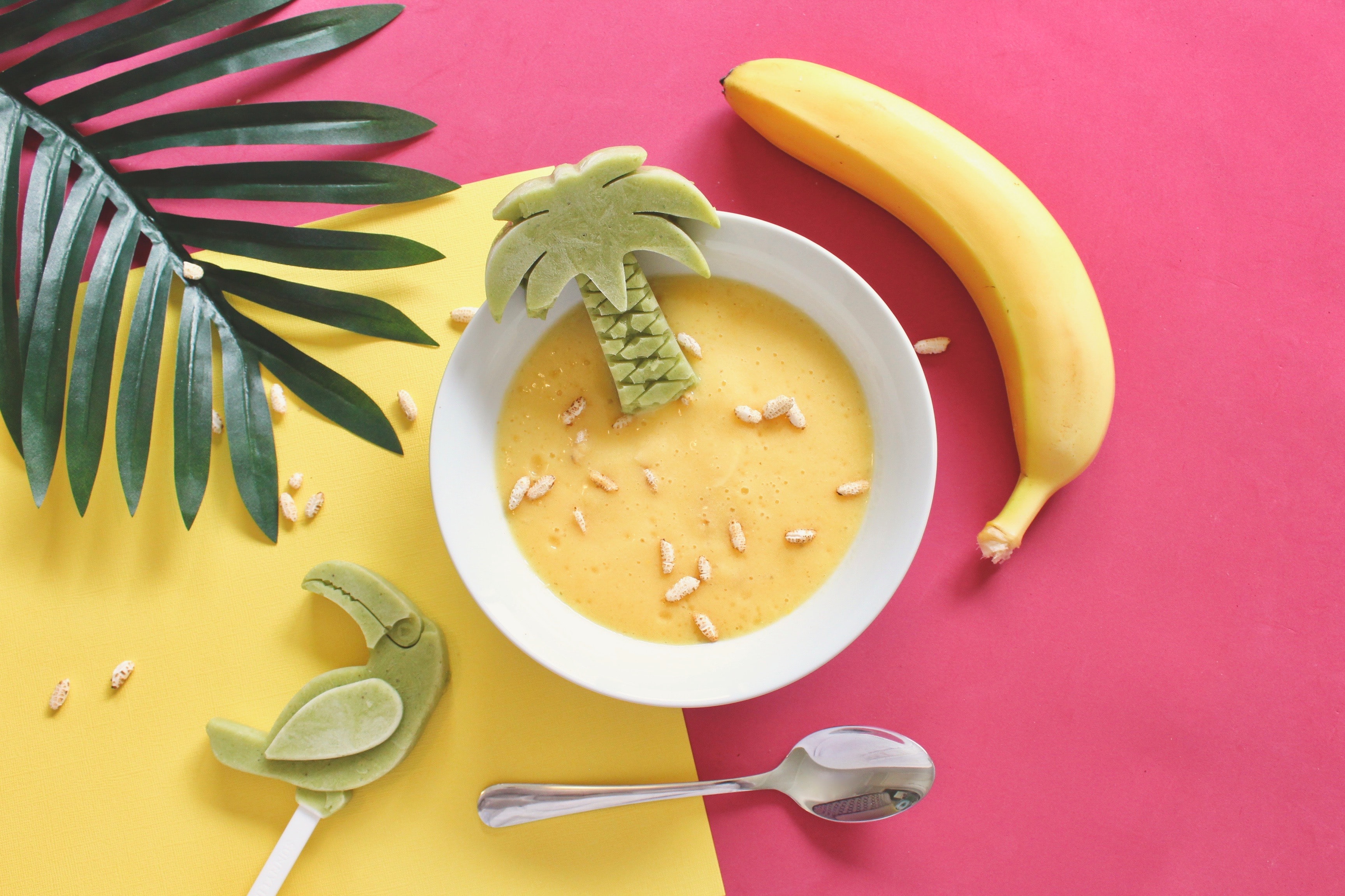 4 συνταγές με μπανάνα που θα αλλάξουν τον τρόπο που βλέπεις το σνακ στο γραφείο ή το σχολείο