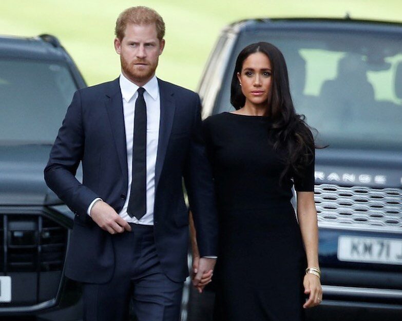 Η Meghan Markle έκλεισε το τελευταίο επεισόδιο του podcast της απαγγέλλοντας Ντίνο Χριστιανόπουλο