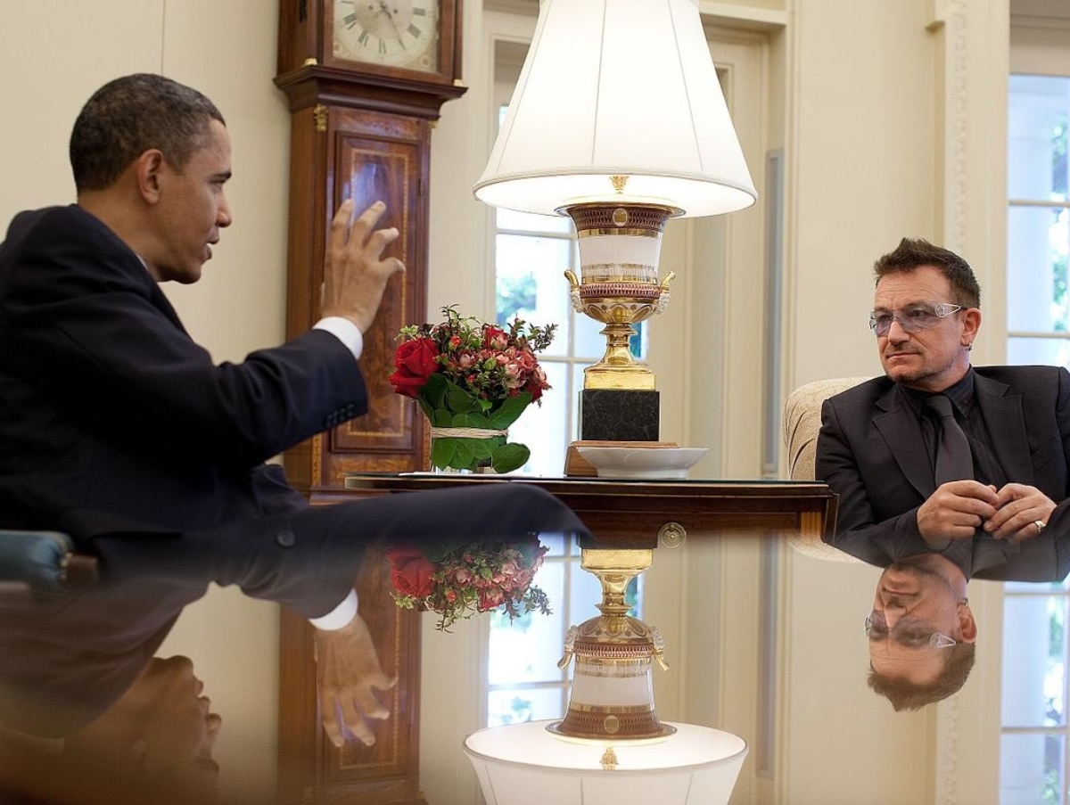 Η εξομολόγηση του Bono για το ξενύχτι με τον Barack Obama στον Λευκό Οίκο