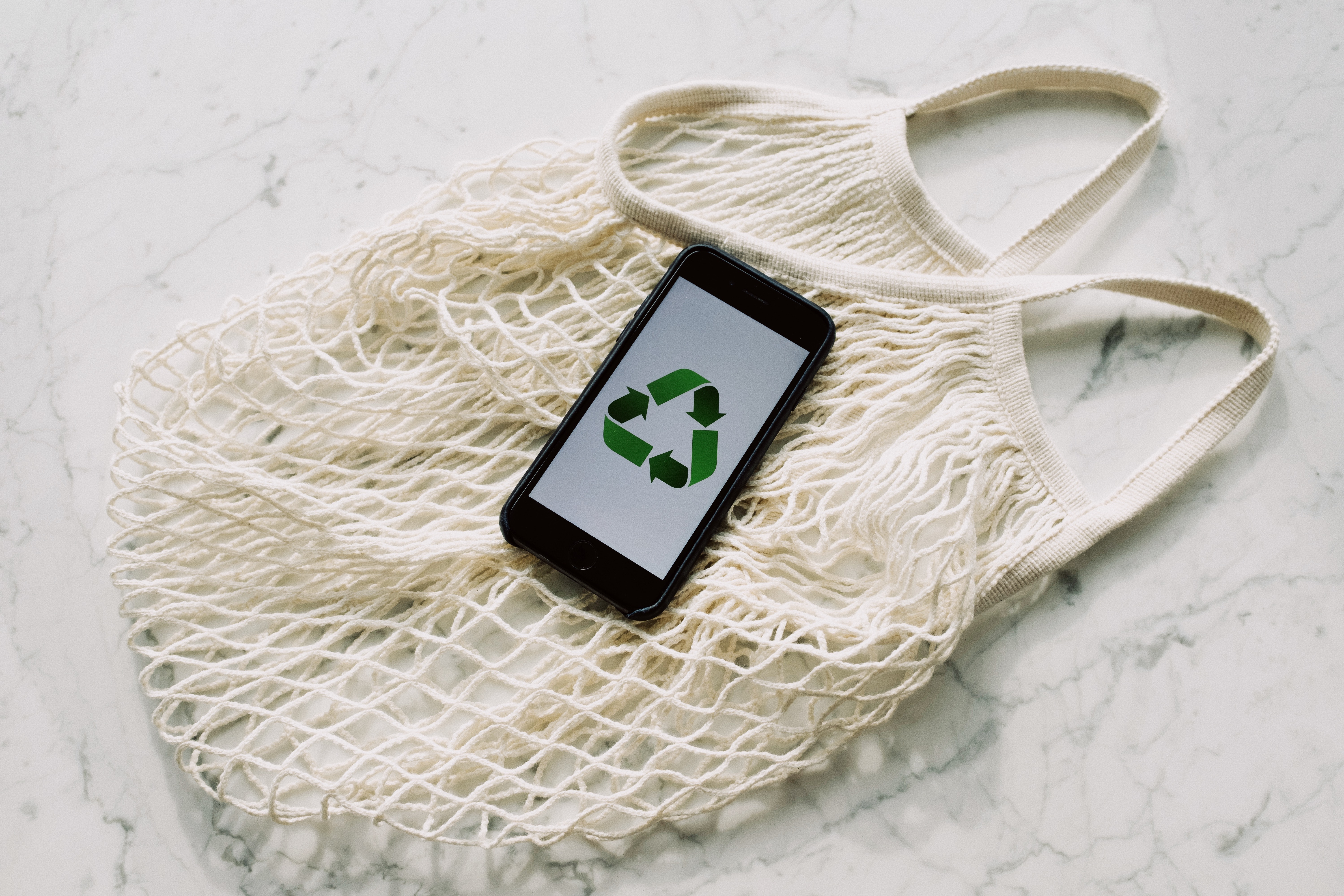 Έτσι μπορείς να ανακυκλώσεις σωστά τις άδειες συσκευασίες από τα προϊόντα ομορφιάς σου