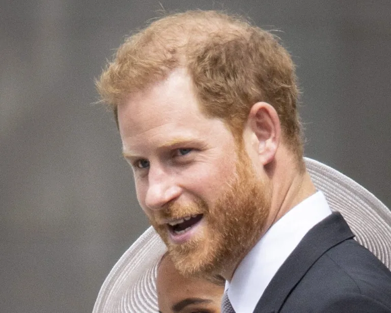 O συγγραφέας του βιβλίο του Harry μιλά για την ανθρώπινη πλευρά του πρίγκιπα- Υπάρχει άραγε;