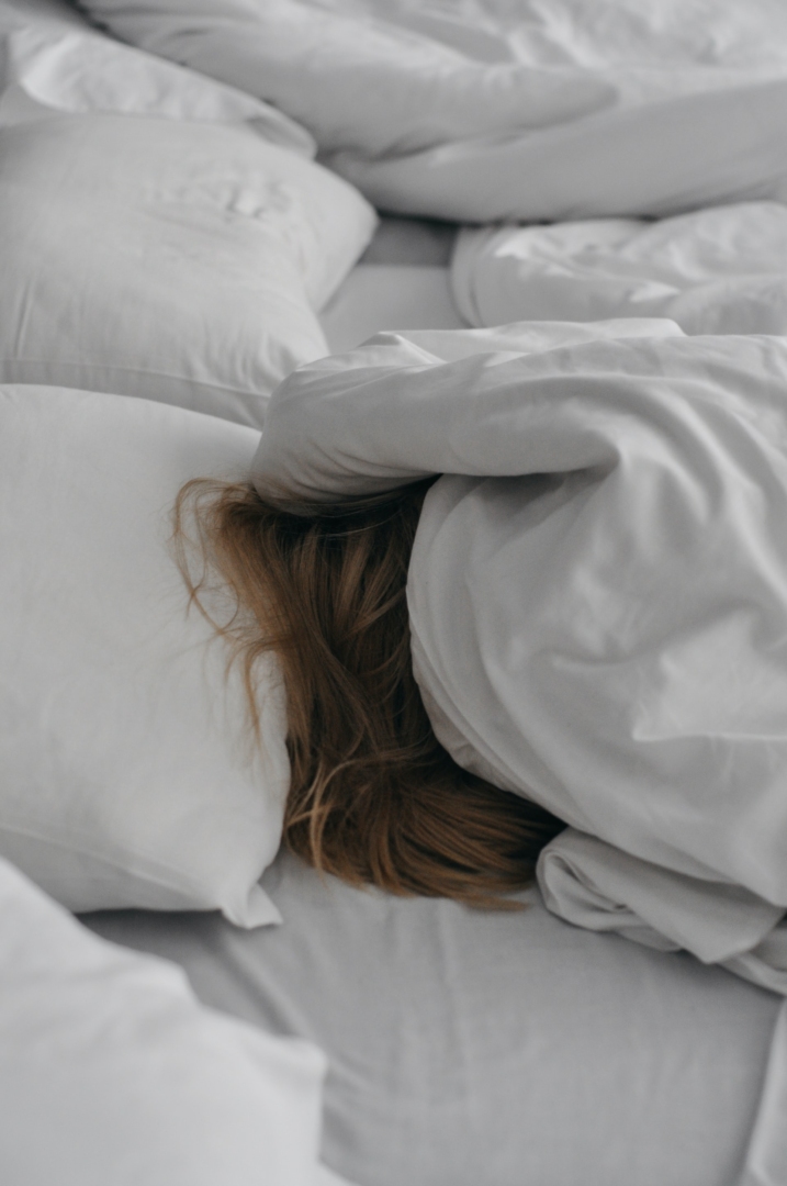 Ιδρώνεις στον ύπνο σου; Δεν είναι μόνο επειδή ζεσταίνεσαι- 7 είναι οι σοβαρές αιτίες
