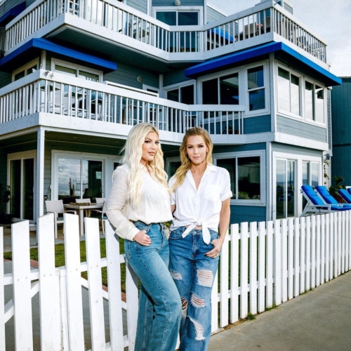 Η Tori Spelling και η Jennie Garth επέστρεψαν στο σπίτι του Beverly Hills μετά από 20 χρόνια