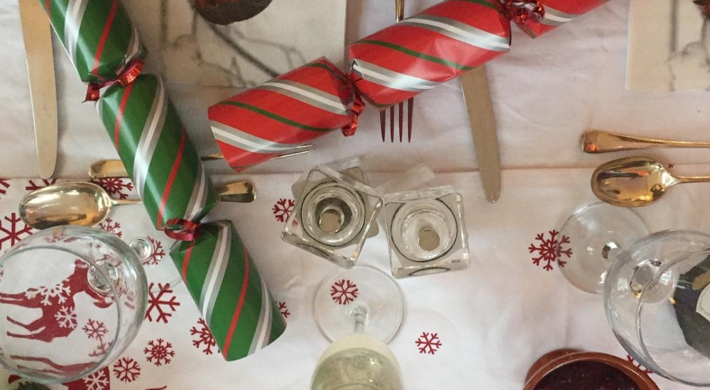 Φτιάξε step by step εορταστικά «christmas cracker» και γέμισε εκπλήξεις το ρεβεγιόν