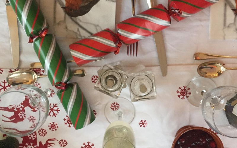 Φτιάξε step by step εορταστικά «christmas cracker» και γέμισε εκπλήξεις το ρεβεγιόν