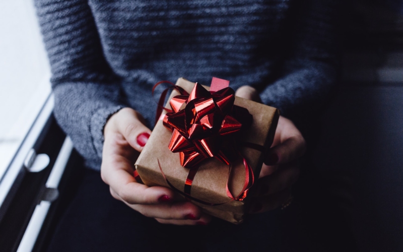 Πώς θα αγοράσεις τα καλύτερα δώρα Χριστουγέννων χωρίς να κάνεις περιττά έξοδα