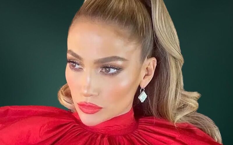 Το απροσδόκητο σημείο οπου η Jennifer Lopez βάζει την κρέμα ματιών της- Δοκίμασέ το κι εσύ