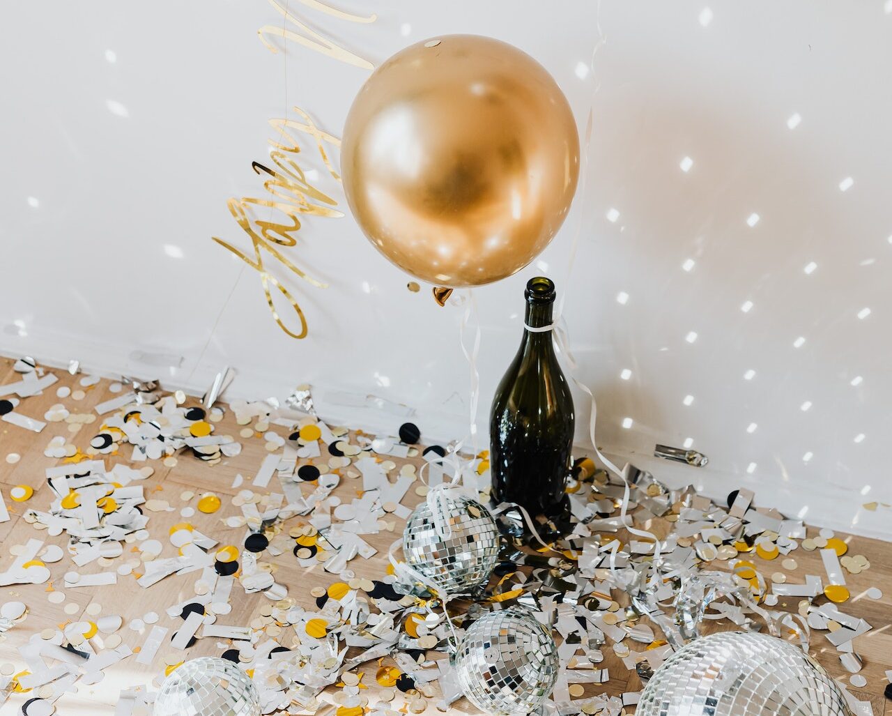 Πώς να περάσεις δημιουργικά  την παραμονή της Πρωτοχρονιάς πριν το ρολόι δείξει 12.00