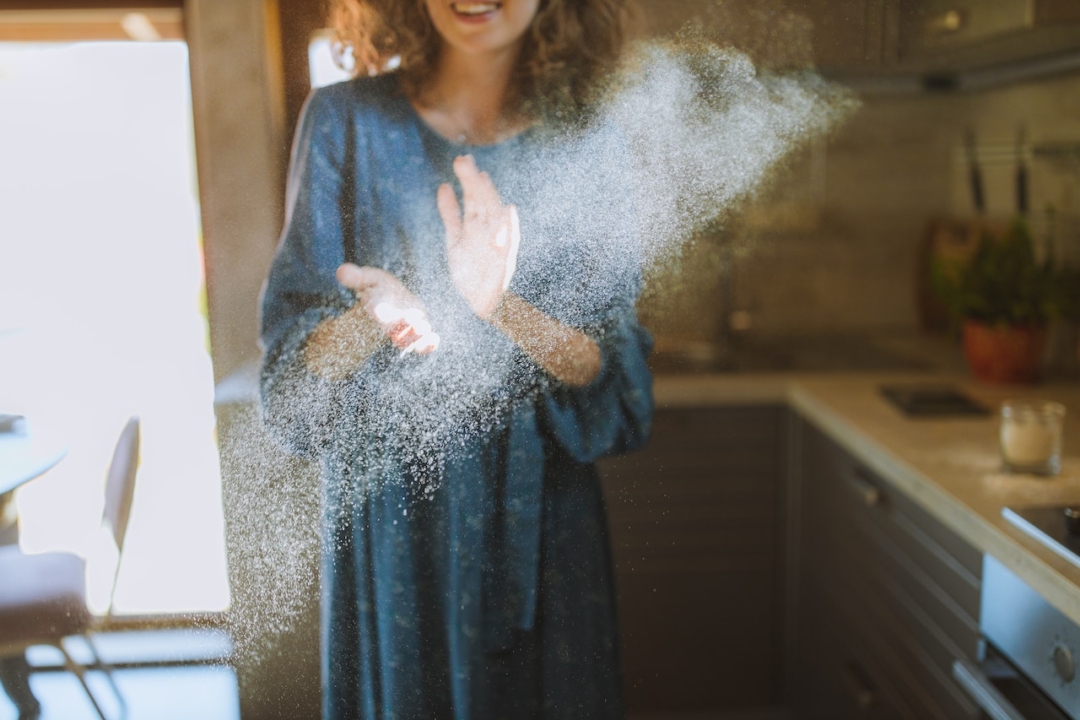 Πριν ξεκινήσεις να φτερνίζεσαι ακολούθησε τα 8 tips καθαρισμού για να αντιμετωπίσεις τις αλλεργίες