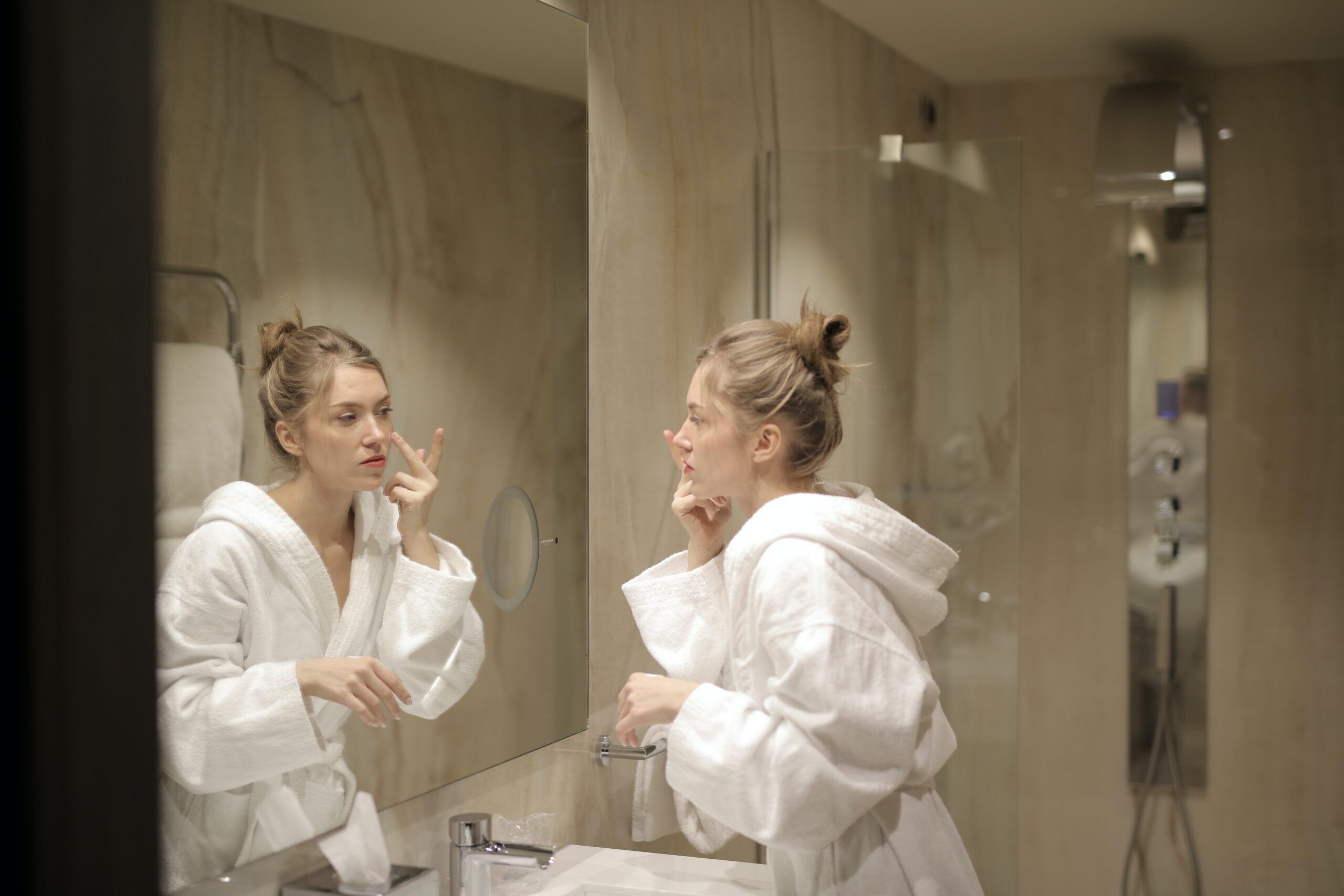 Εκτοΐνη: Το δραστικό συστατικό που φιλοδοξεί να κατακτήσει μια θέση στη skincare ρουτίνα σου