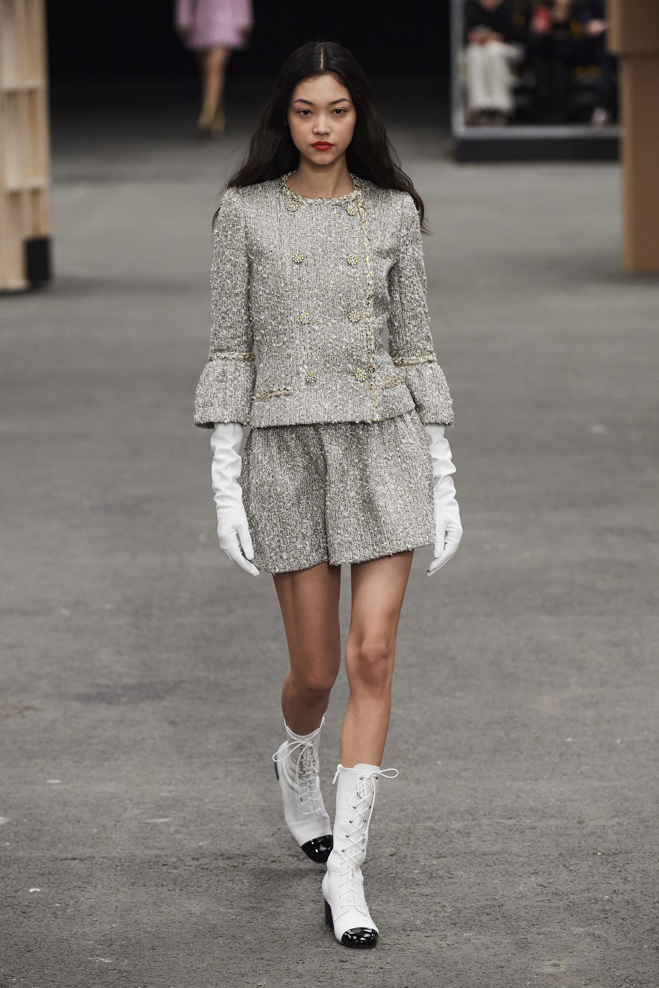 Chanel Animal-Centric SS23: Η μοντέρνα προσέγγιση της διαχρονικότητας στο αέναο παιχνίδι με τα ζώα