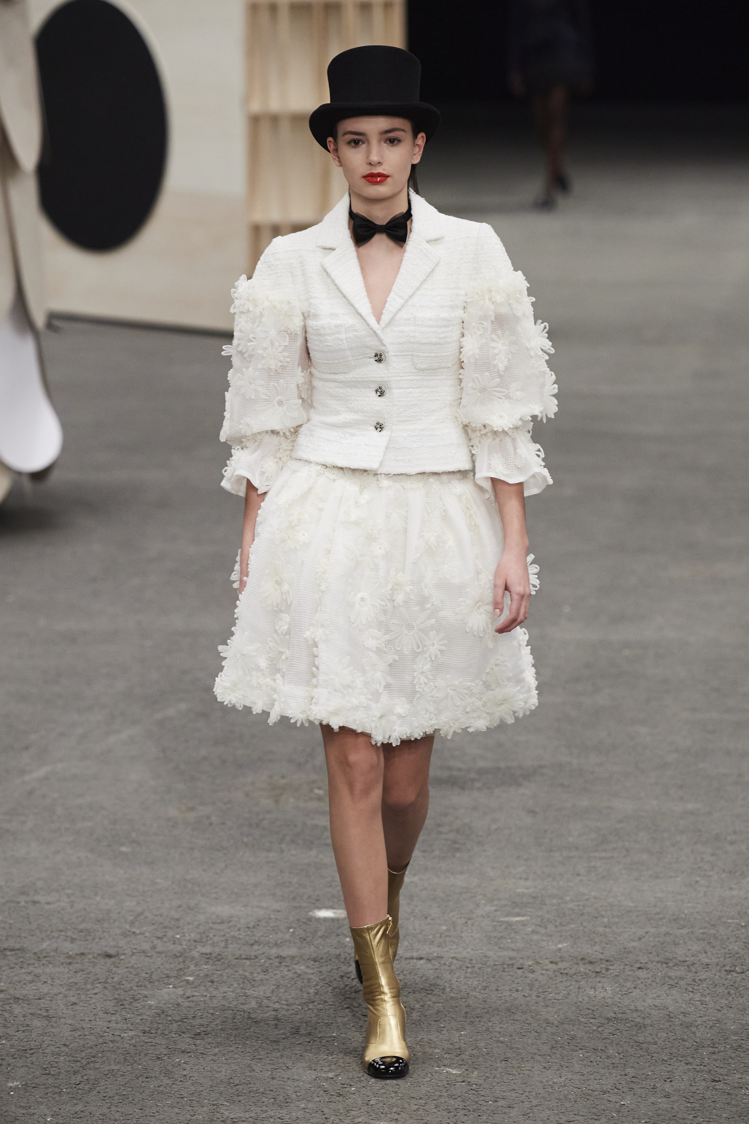 Chanel Animal-Centric SS23: Η μοντέρνα προσέγγιση της διαχρονικότητας στο αέναο παιχνίδι με τα ζώα