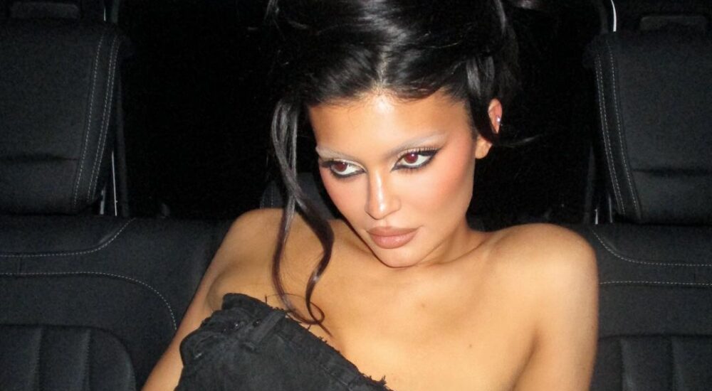 Το Voguish Vampires είναι το πρώτο viral beauty trend του 2023- Inspo η Kylie Jenner
