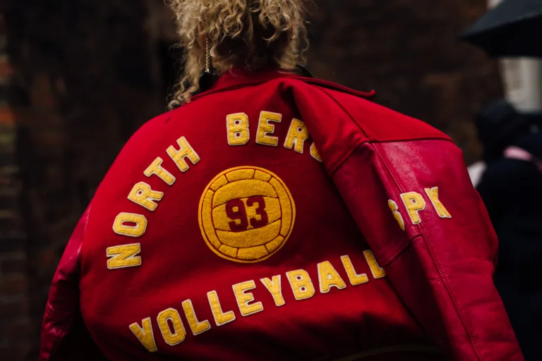 μπουφάν κολεγιακό