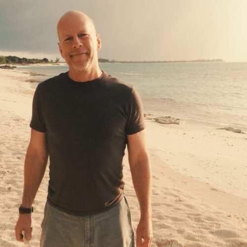 Η οικογένεια του Bruce Willis ανακοίνωσε ότι ο ηθοποιός διαγνώστηκε με μετωποκροταφική άνοια