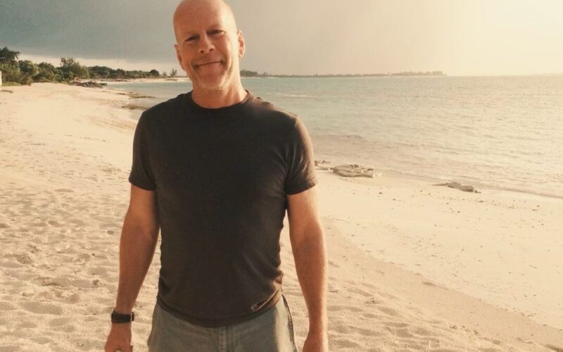 Η οικογένεια του Bruce Willis ανακοίνωσε ότι ο ηθοποιός διαγνώστηκε με μετωποκροταφική άνοια
