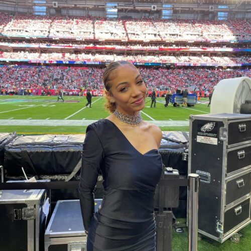 Η Justina Miles παρουσίασε σε νοηματική το Super Bowl Halftime Show της Rihanna και έγινε viral