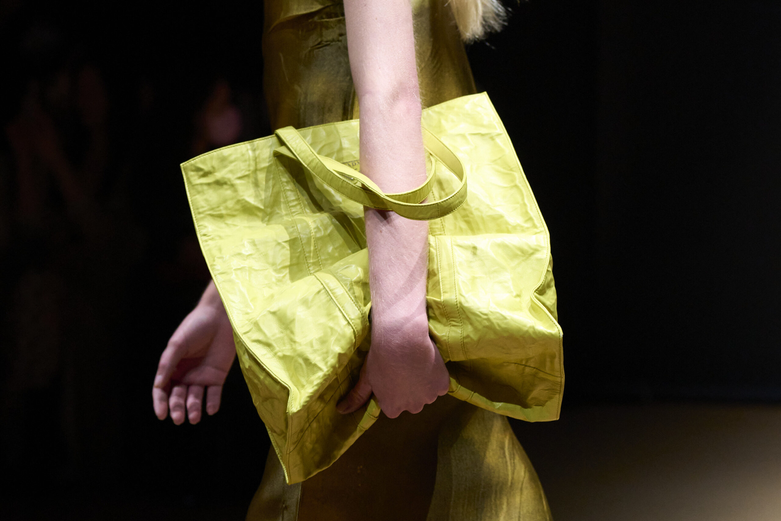 Οι νέες τσάντες «it» που χρειάζεται να προσθέσεις στη συλλογή σου αυτή την άνοιξη