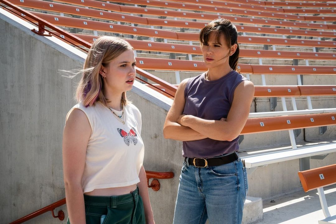 Jennifer Garner & Angourie Rice 