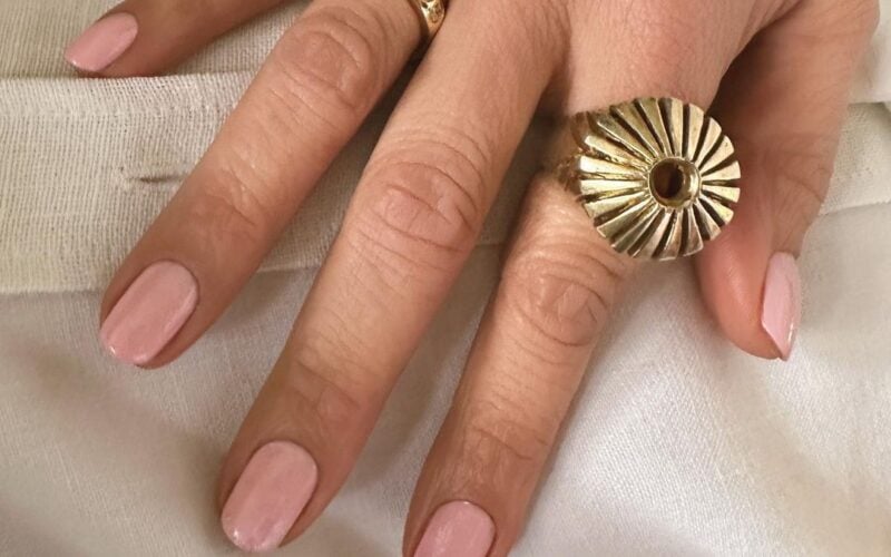τα νύχια της Jennifer Lopez σε ροζ χρώμα
