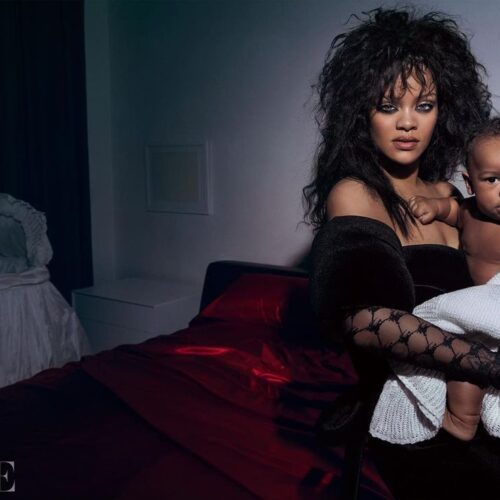 Rihanna: Μετά την ανακοίνωση της εγκυμοσύνης της δείχνει για πρώτη φορά των 9 μηνών γιο της