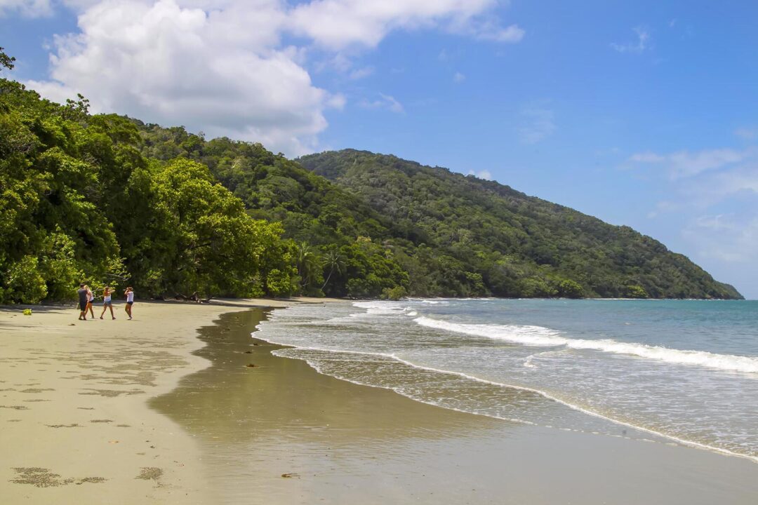 Οι ωραιότερες και πιο προσιτές παραλίες για διακοπές στον κόσμο