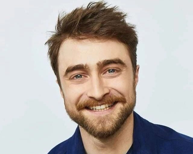Ο «Harry Potter» Daniel Radcliffe έγινε μπαμπάς και έκανε την πρώτη βόλτα με το μωρό του