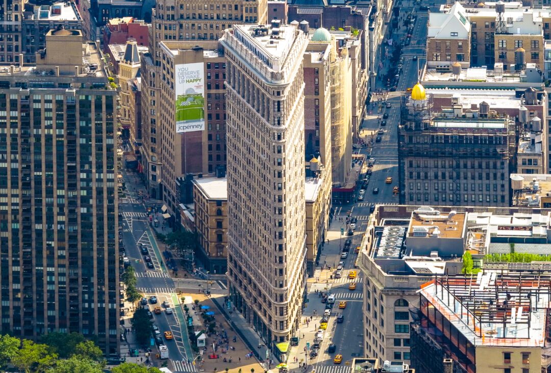 Το διάσημο κτίριο Flatiron Building θα βγει σε δημοπρασία