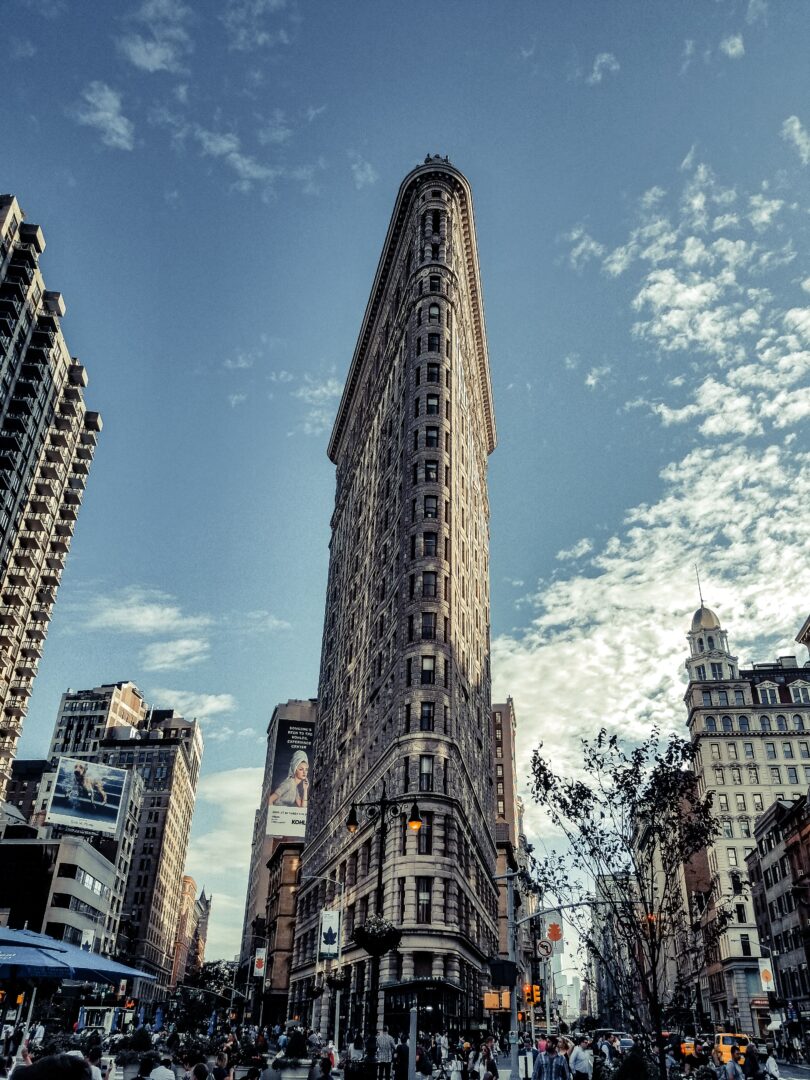 Το διάσημο κτίριο Flatiron Building θα βγει σε δημοπρασία