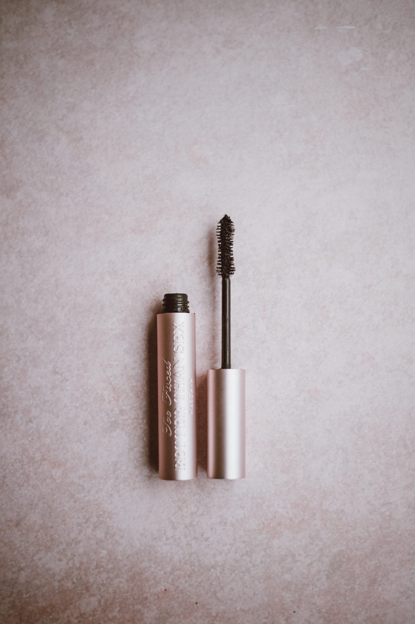 Το hack του TikTok που κάνει τις βλεφαρίδες σου πιο πλούσιες και μακριές