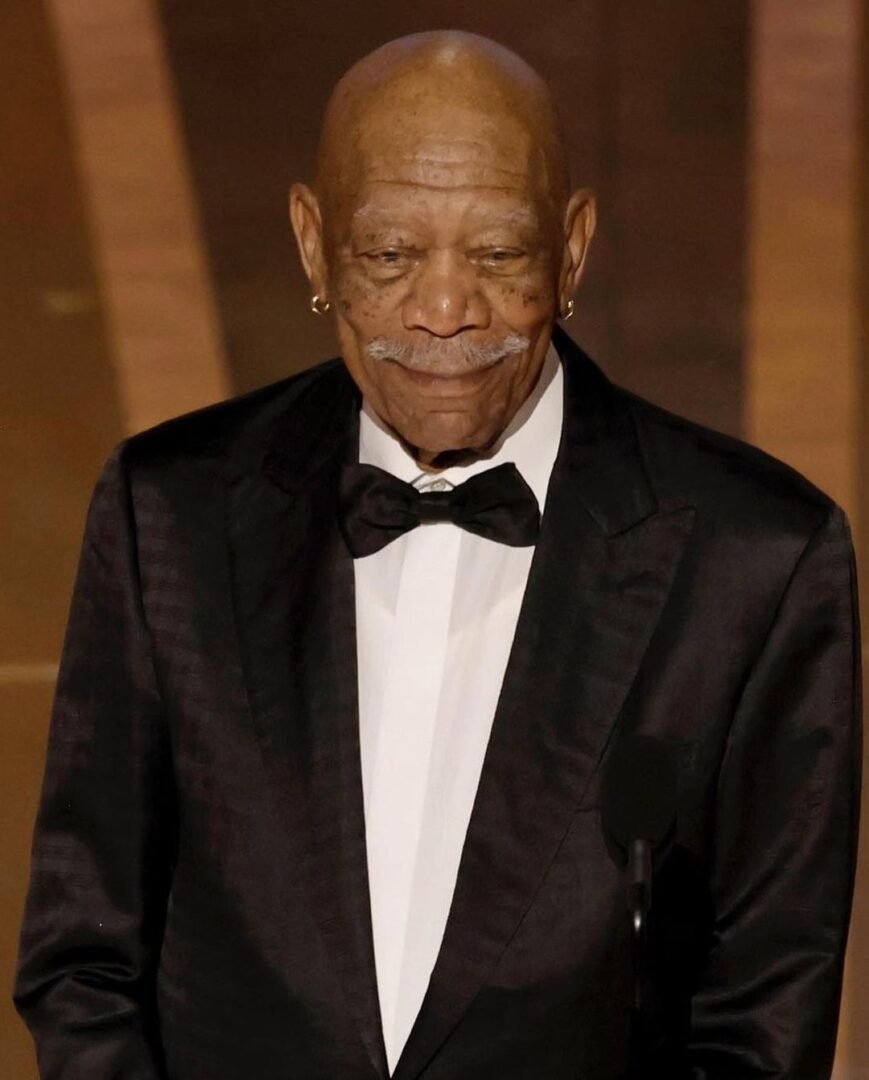 Γιατί ο Morgan Freeman φορούσε γάντι στο αριστερό του χέρι στην τελετή των Oscar