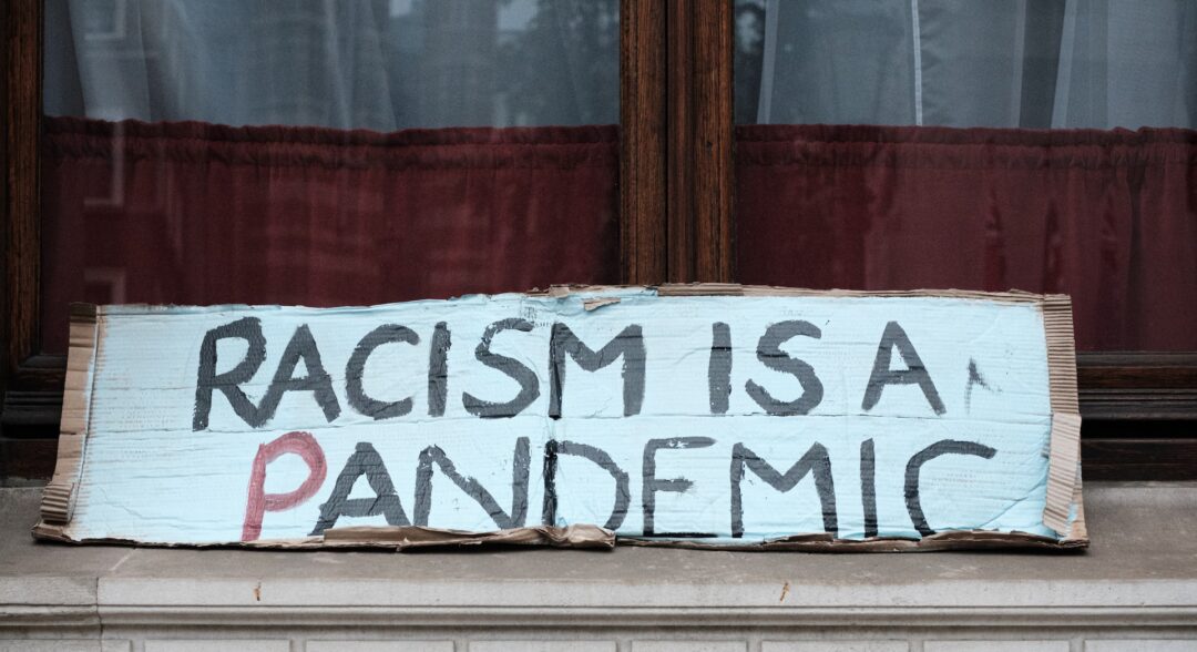 πανδημία ρατσισμός