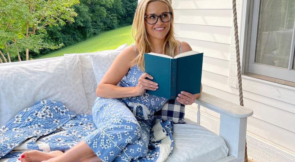 Reese Witherspoon κουνιστός καναπές