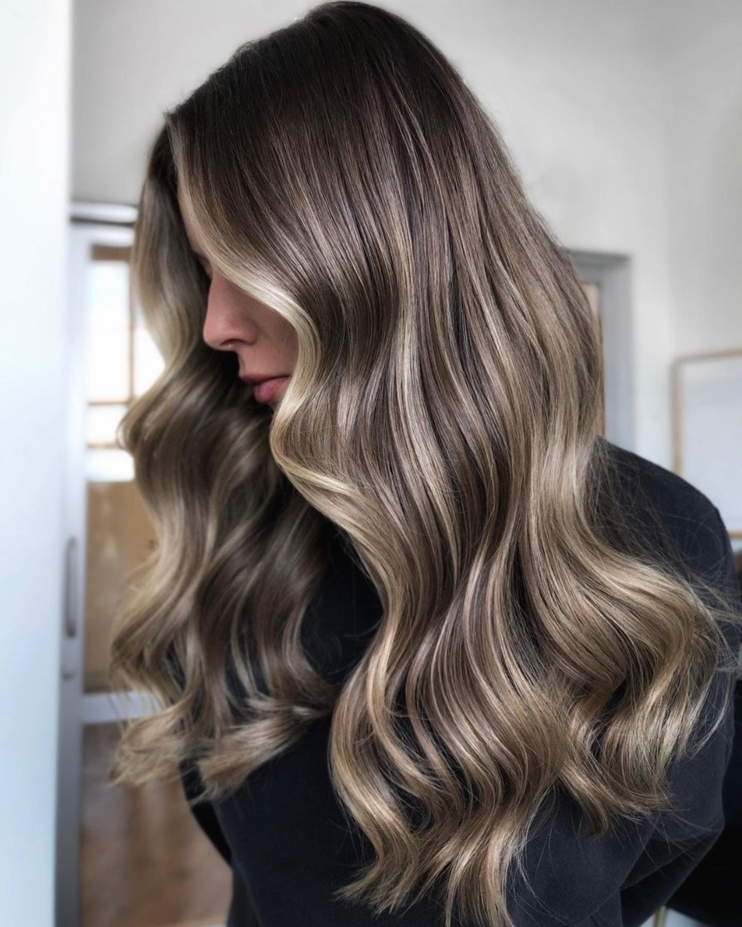 Reverse Balayage: H «αντίστροφη» τεχνική balayage που θα χαρίσει ζωντάνια στα μαλλιά σου