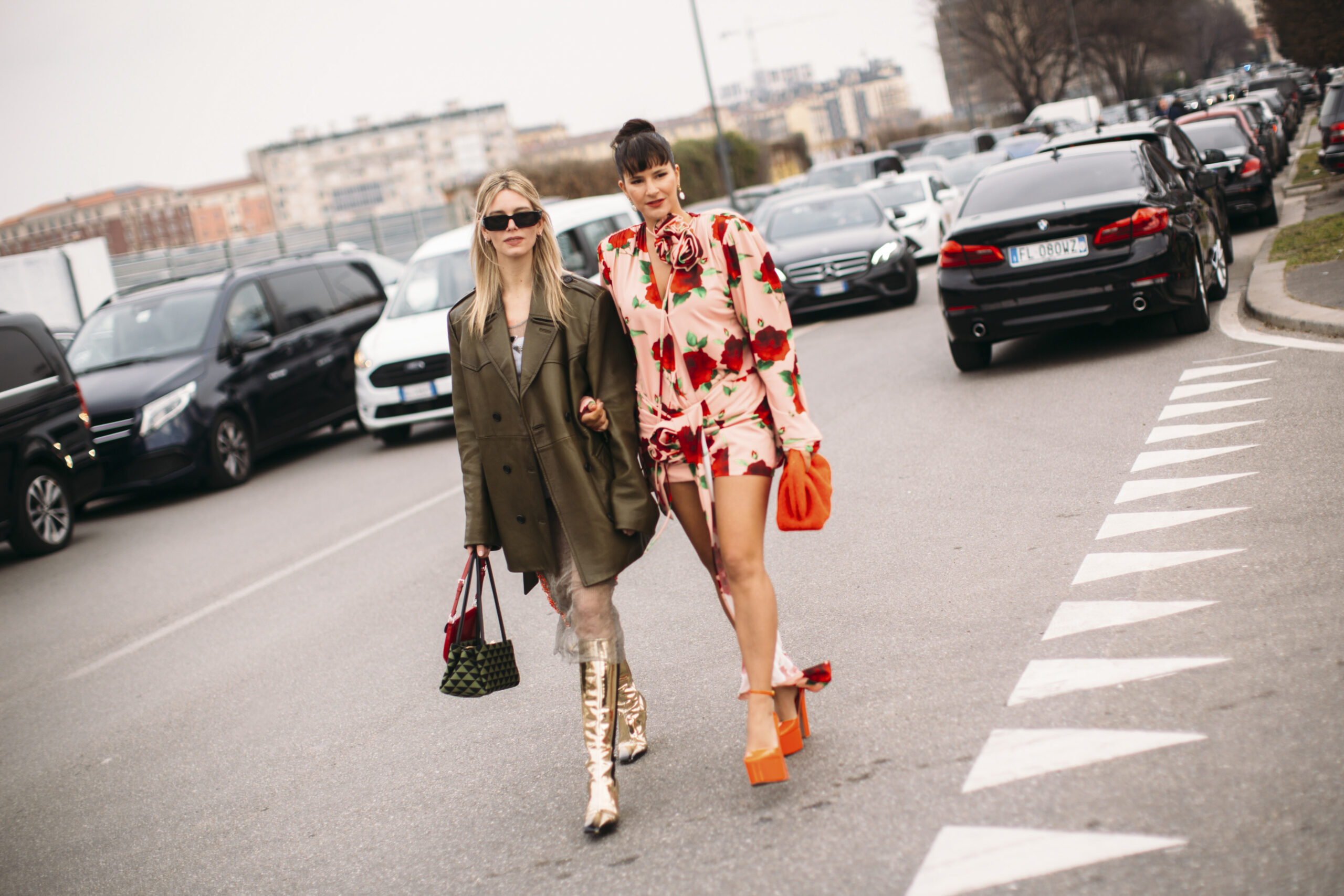 5 βασικά βήματα για να δημιουργήσεις μια multicolor «capsule-γκαρνταρόμπα» αυτή την άνοιξη