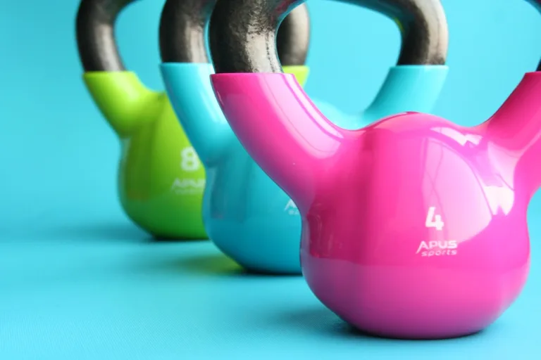 ασκήσεις για ώμους με kettlebell