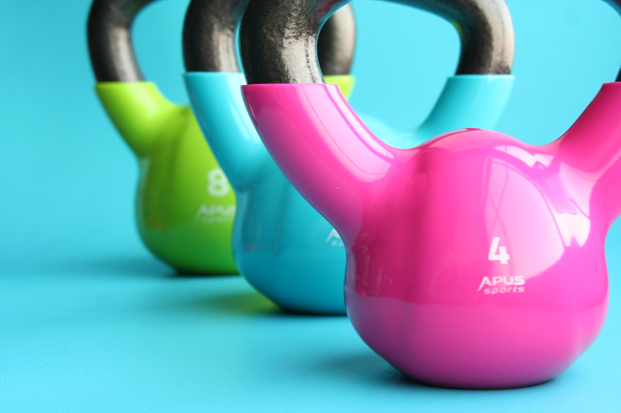 ασκήσεις για ώμους με kettlebell