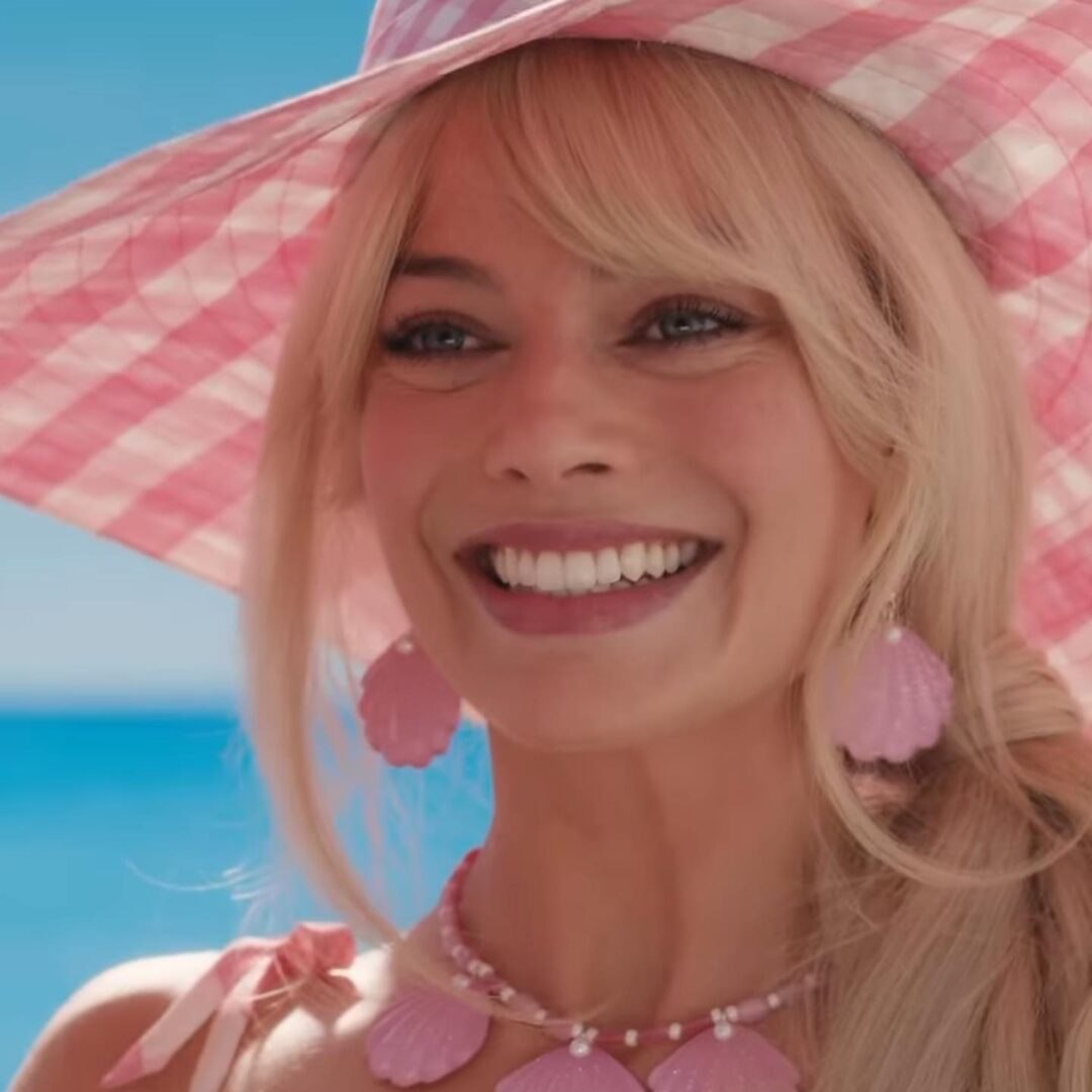 MARGOT ROBBIE AS BARBIE