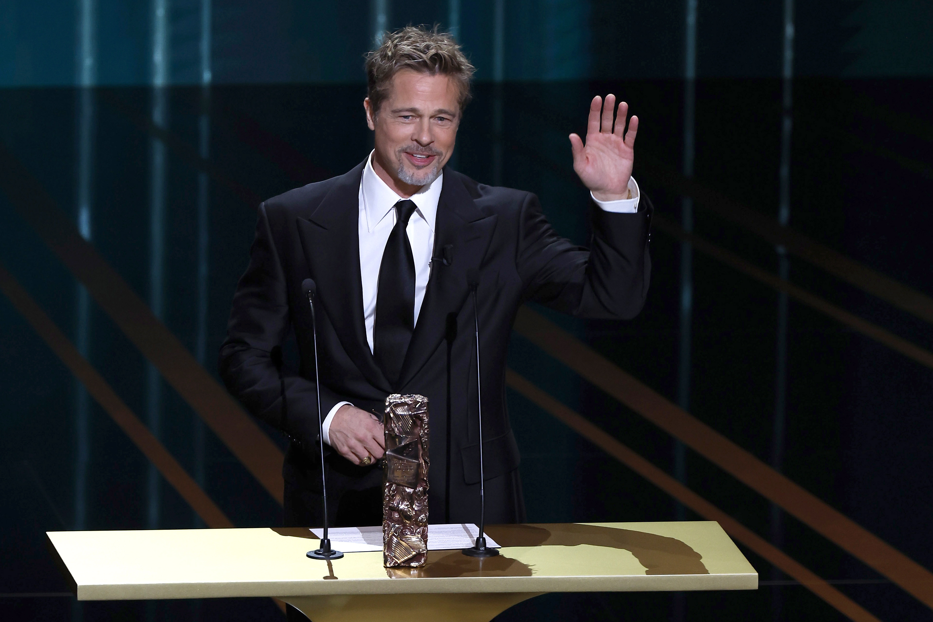 Ο Brad Pitt άφησε 105χρονo να ζήσει δωρεάν στο κτήμα του στο L.A.- Εδώ χειροκροτάμε!