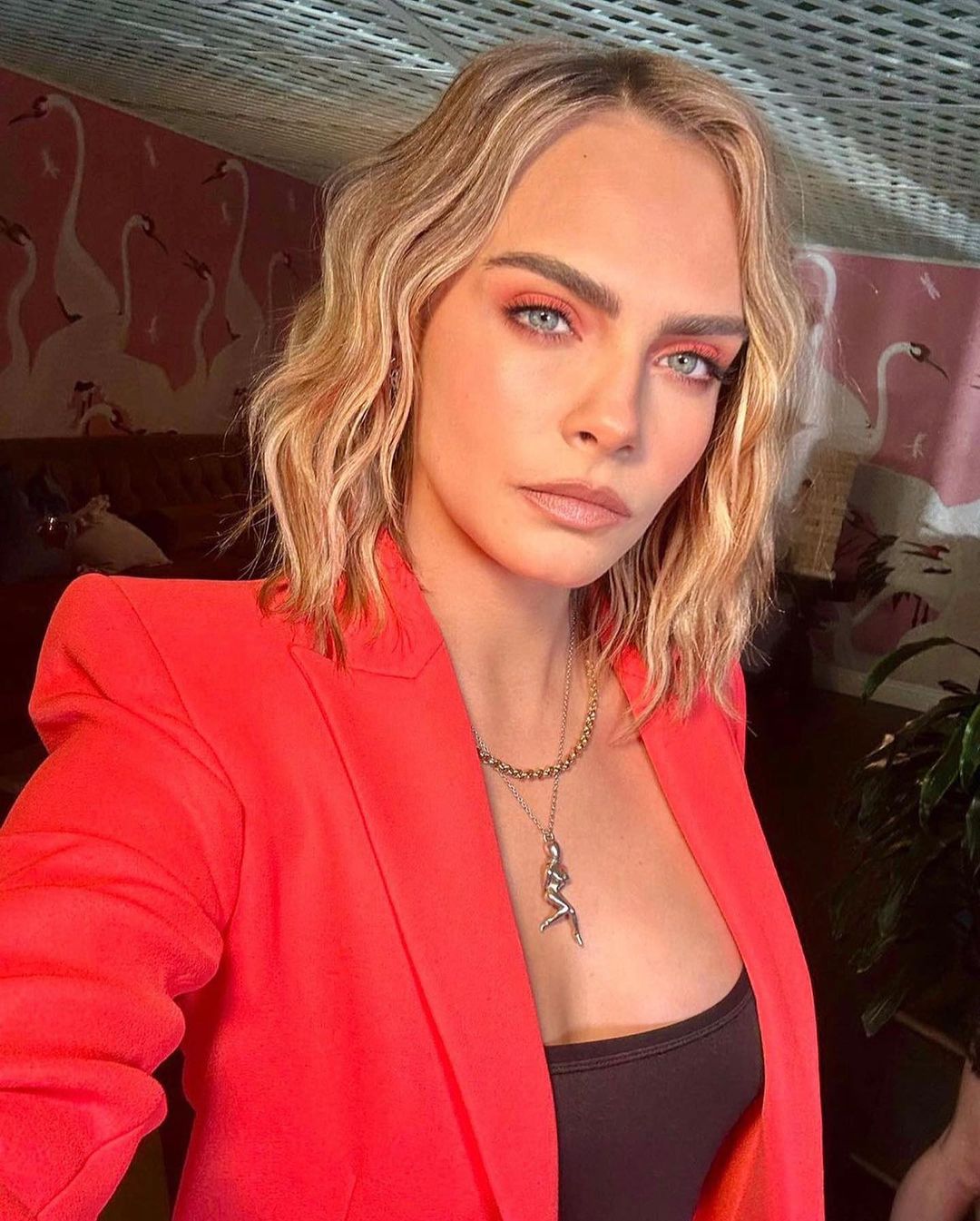 το νέο bob κούρεμα της Cara Delevingne